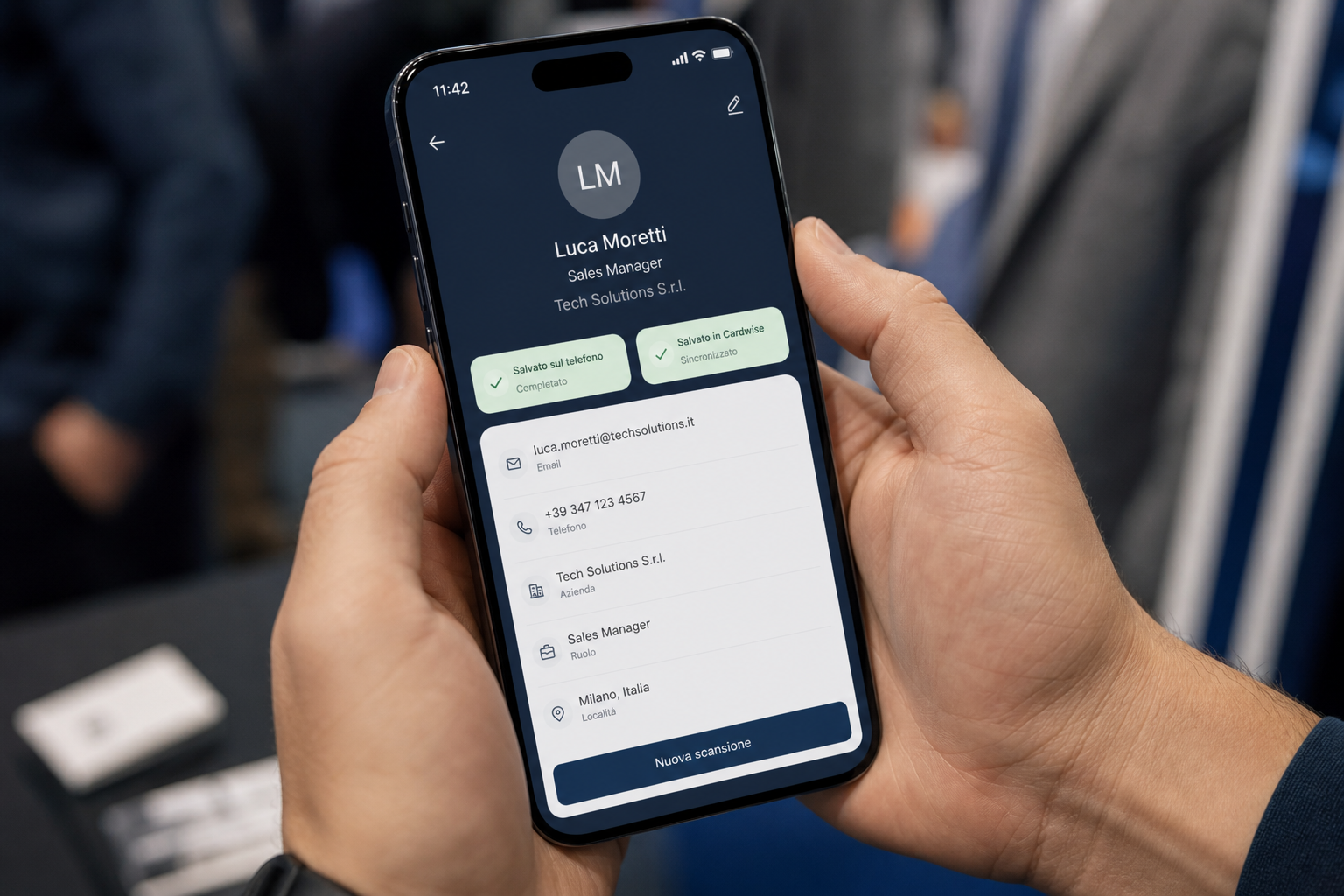 Contatto acquisito e salvato su telefono e Cardwise